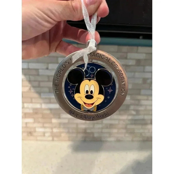 Disney‎ WDW 50th Celebration Mickey Spinner Ornament SB - Picture 1 of 2